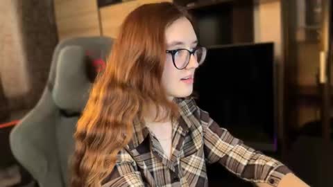 Snapshot of alice_alarcon chatting on 10.18.25 Hey Im Alice  online show from 10.18.25