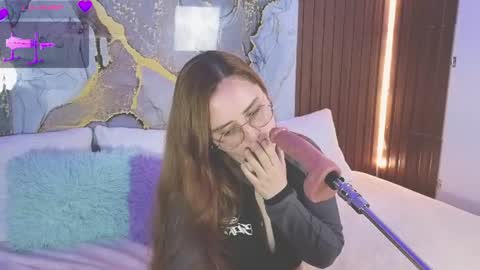 Snapshot of alice_cute77 chatting on 07.17.26 Mey online show from 07.17.26