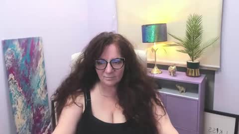 Snapshot of alice_extasy chatting on 12.17.24 Alice online show from 12.17.24