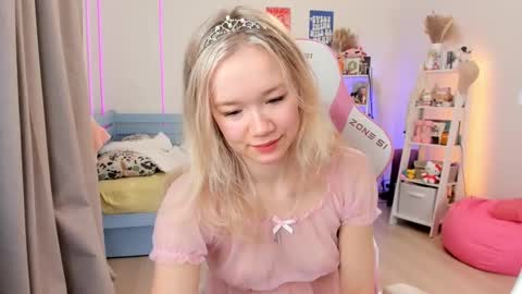 Snapshot of alice_forfun chatting on 11.29.25 Alichery online show from 11.29.25