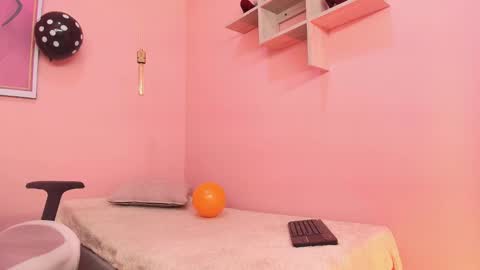 Snapshot of alice_in_hornyland_ chatting on 10.08.25 alice_in_hornyland_ online show from 10.08.25