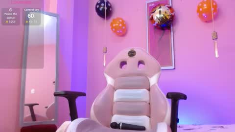 Snapshot of alice_in_hornyland_ chatting on 11.04.25 alice_in_hornyland_ online show from 11.04.25