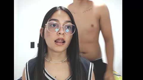 Snapshot of alice_julieta chatting on 11.04.25 Alice Julieta online show from 11.04.25