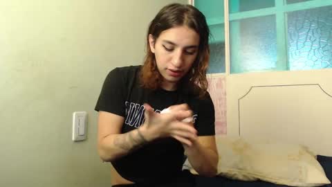Snapshot of alice_magnus chatting on 12.19.24 alice online show from 12.19.24