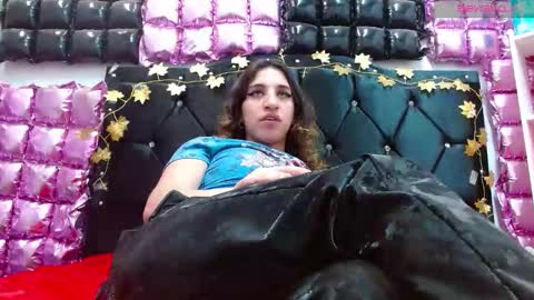 Snapshot of alice_magnus chatting on 10.22.25 alice online show from 10.22.25