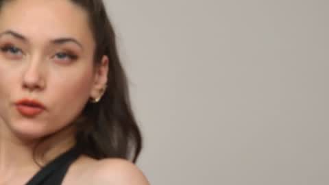 AliceMunro online show from 01.05.25