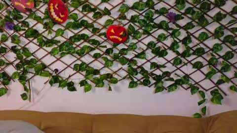 Snapshot of alice_rous21 chatting on 10.28.25 alice_rous21 online show from 10.28.25