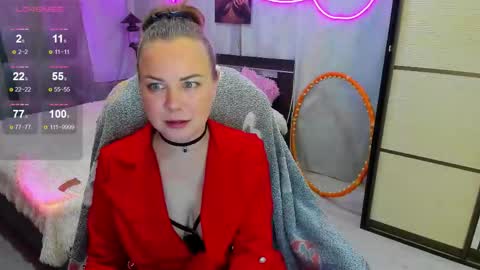 Snapshot of alice_sex_intellect chatting on 10.27.25 Alice online show from 10.27.25