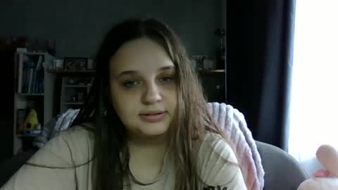 Snapshot of alice_shy14 chatting on 10.24.25 Cristal online show from 10.24.25