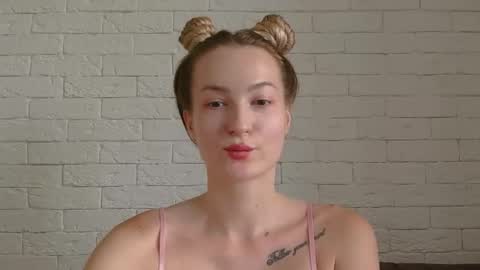 Snapshot of alice_sweet_01 chatting on 09.08.25 Alice online show from 09.08.25