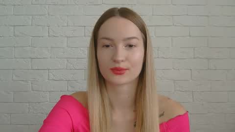 Snapshot of alice_sweet_01 chatting on 10.13.25 Alice online show from 10.13.25