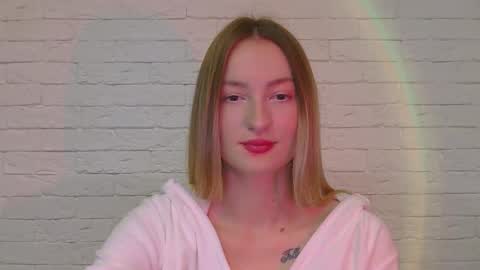 Snapshot of alice_sweet_01 chatting on 11.28.25 Alice online show from 11.28.25