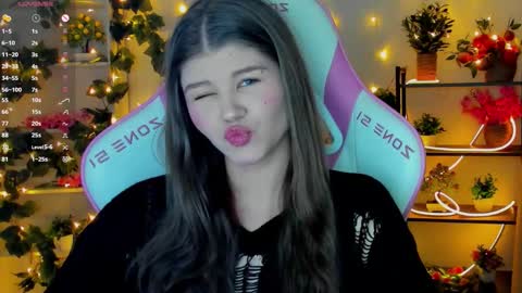 Snapshot of alice_tails chatting on 10.14.25 Alice online show from 10.14.25