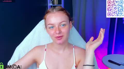 Snapshot of alice_willson chatting on 09.11.25 Cat online show from 09.11.25