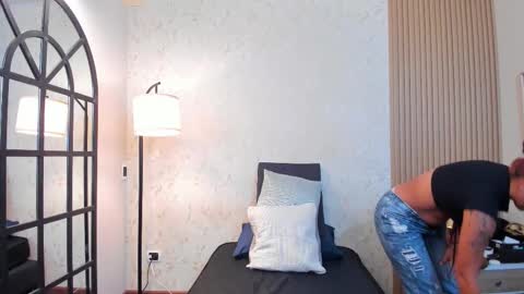 Alice and Asia online show from 01.12.26