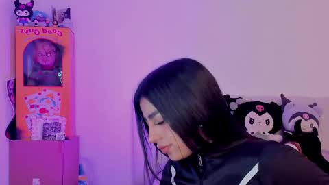 Snapshot of alicee_0 chatting on 12.19.25 Alice online show from 12.19.25