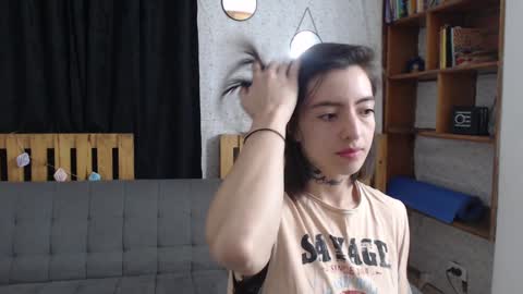Snapshot of alicee_logan_ chatting on 01.20.25 alicee_logan_ online show from 01.20.25
