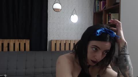 Snapshot of alicee_logan_ chatting on 02.21.25 alicee_logan_ online show from 02.21.25