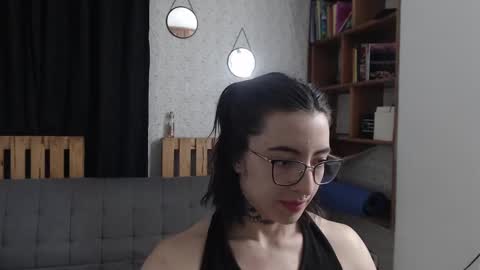 Snapshot of alicee_logan_ chatting on 02.25.25 alicee_logan_ online show from 02.25.25