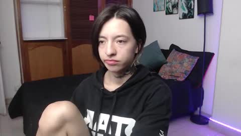 alicee_logan_ online show from 10.18.25