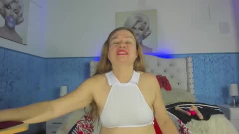 alicee_mature4 online show from 10.15.25