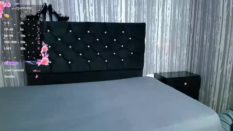 alicee_moonn online show from 10.22.25