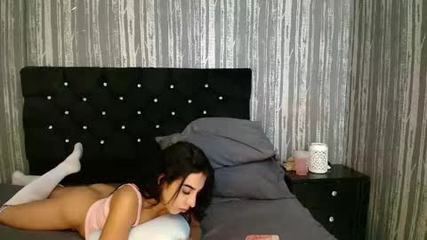 Snapshot of alicee_moonn chatting on 04.25.26 alicee_moonn online show from 04.25.26