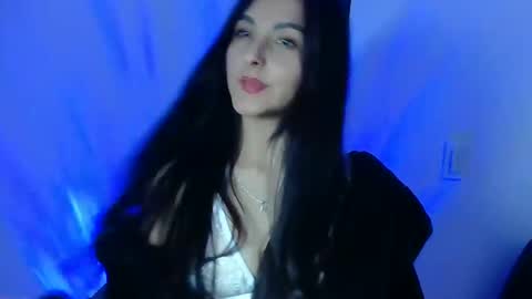 Snapshot of alicee_roos chatting on 01.10.25 Alice online show from 01.10.25