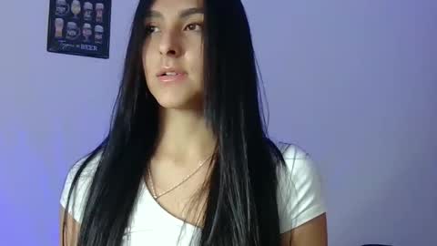 Snapshot of alicee_roos chatting on 01.20.25 Alice online show from 01.20.25