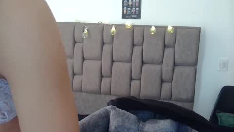 Snapshot of alicee_roos chatting on 02.19.25 Alice online show from 02.19.25