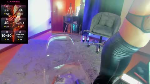 Snapshot of alicee_roos chatting on 03.04.26 Alice online show from 03.04.26