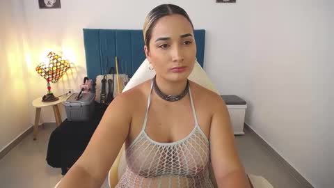 Alicia    1000 PM - 600 AM COLOMBIAN TIME online show from 09.17.25