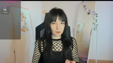 Snapshot of aliceeinwonderlanddd chatting on 05.13.26 Alice online show from 05.13.26
