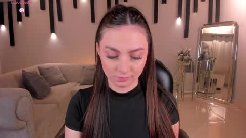 Snapshot of aliceharperx chatting on 02.06.25 Alice online show from 02.06.25