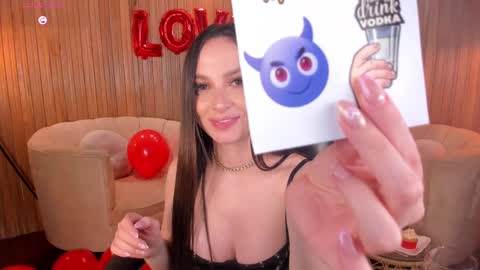 Snapshot of aliceharperx chatting on 02.15.25 Alice online show from 02.15.25