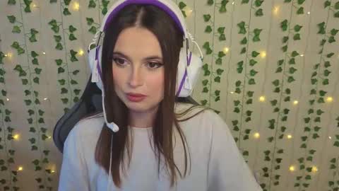 Snapshot of aliceimonta chatting on 02.25.26 aliceimonta online show from 02.25.26