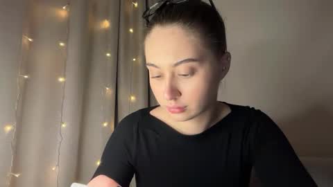 Snapshot of aliceinlustland chatting on 04.26.26 aliceinlustland online show from 04.26.26