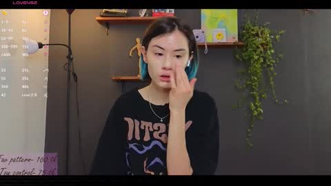 Snapshot of alicekit chatting on 02.22.25 Alice vacation online show from 02.22.25