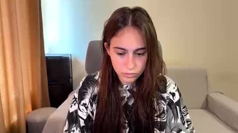 Snapshot of alicekollt chatting on 09.22.25 alicekollt online show from 09.22.25