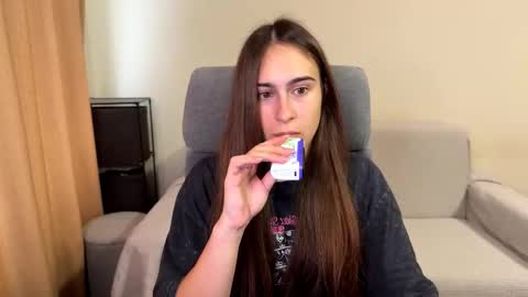 Snapshot of alicekollt chatting on 10.09.25 alicekollt online show from 10.09.25