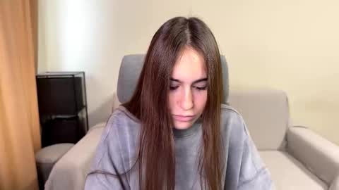 Snapshot of alicekollt chatting on 10.21.25 alicekollt online show from 10.21.25