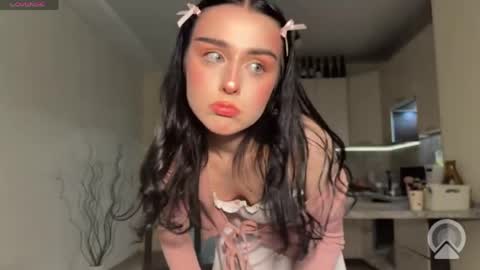 Snapshot of alicelaney chatting on 04.03.26 alicelaney online show from 04.03.26