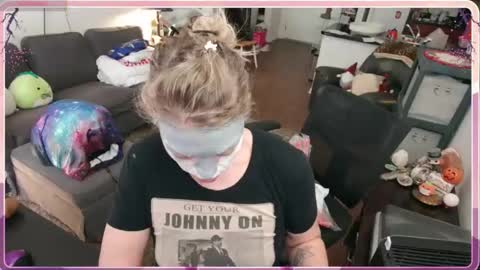 Alice Liddell online show from 12.21.25