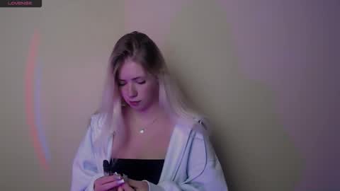 Snapshot of alicemeow_ chatting on 09.23.25 Alice online show from 09.23.25