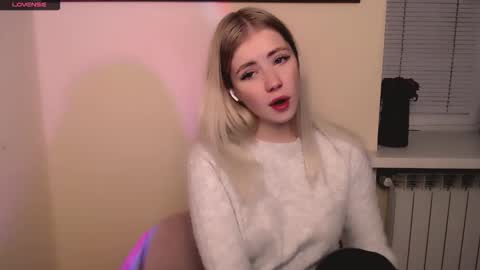 Snapshot of alicemeow_ chatting on 10.23.25 Alice online show from 10.23.25