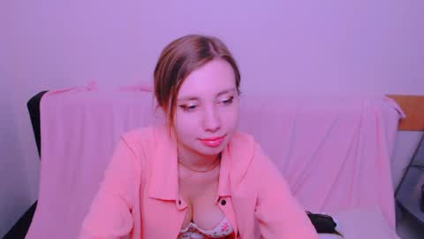 Snapshot of alicemias_ chatting on 06.05.26 Alice online show from 06.05.26