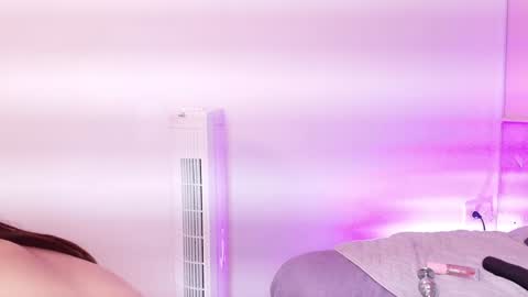 alicemillerr_ online show from 01.09.25