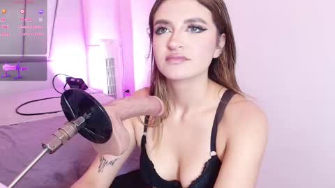 alicemillerr_ online show from 02.18.25