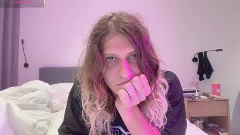 AlicePinkhead online show from 11.20.25