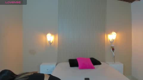 Snapshot of aliceross1 chatting on 09.28.25 AliceRoss online show from 09.28.25